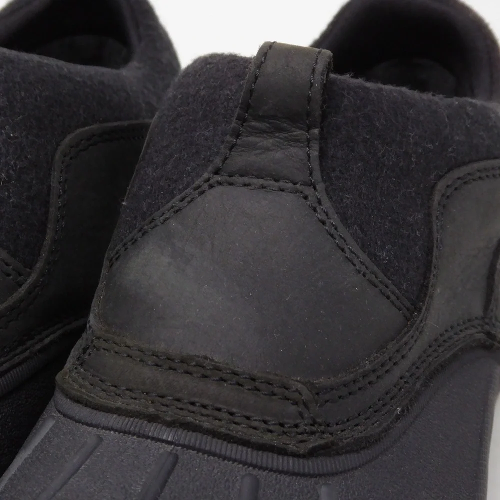 LL Bean Womens Storm Chaser 5 Snow Sneakers Black Vibram Arctic Grip Slip On 9